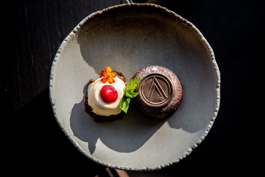 DECADENT CHOCOLATE MOLTEN CAKE_DSC6429